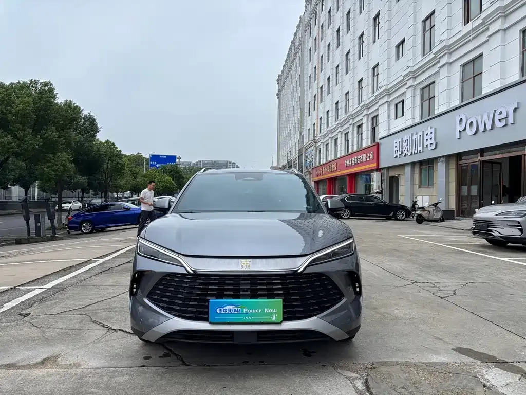BYD L DM-i — фото 8