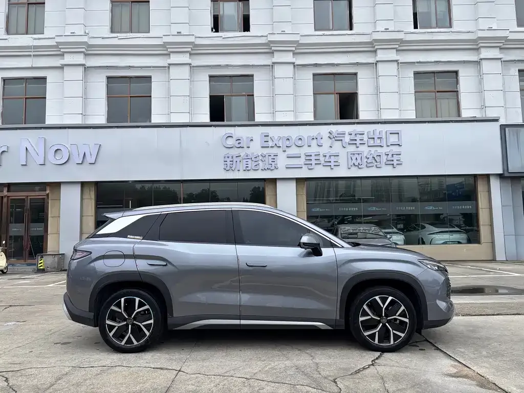 BYD L DM-i — фото 2
