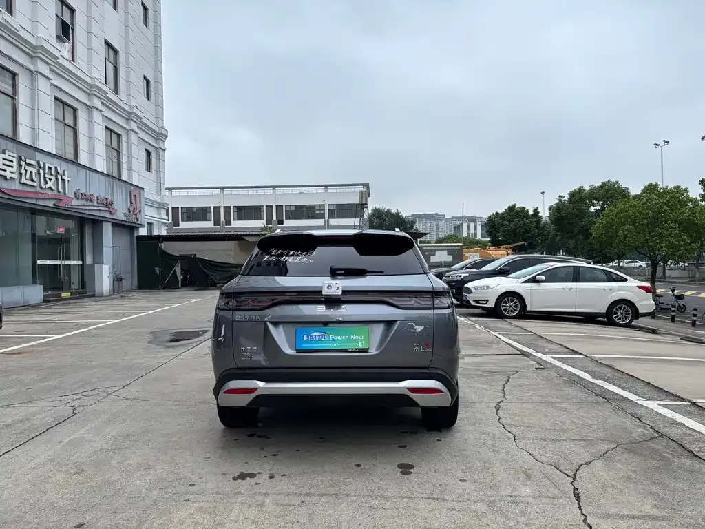 BYD L DM-i — фото 9