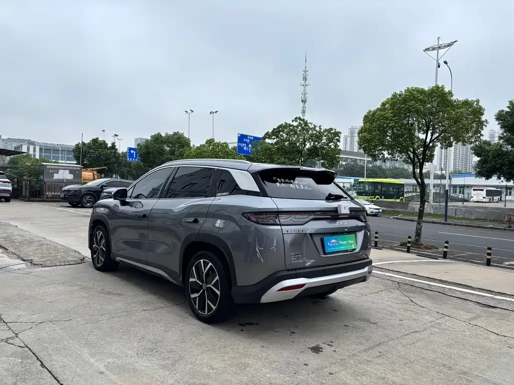 BYD L DM-i — фото 3
