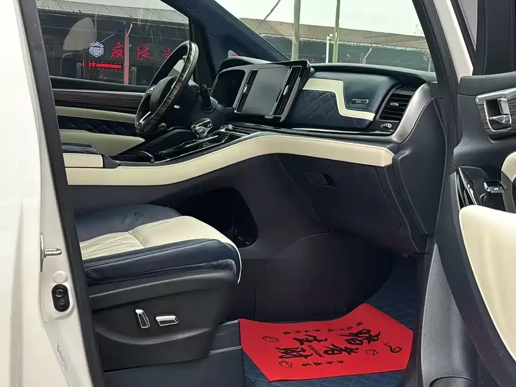 GAC Motor Trumpchi M8 — фото 7