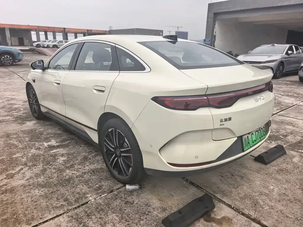 BYD Qin L — фото 5