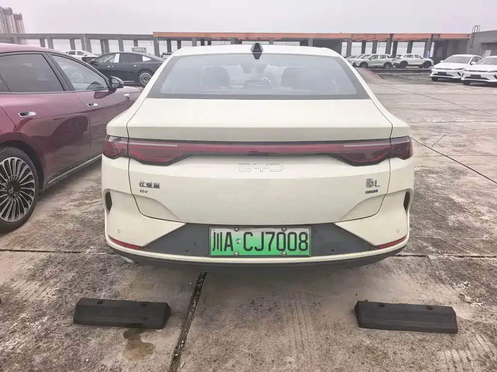 BYD Qin L — фото 7