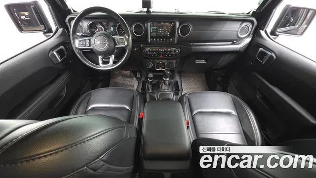 Jeep Wrangler — фото 10