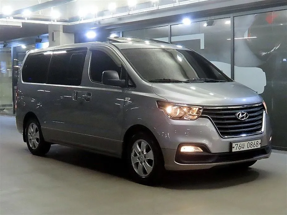Hyundai Starex — фото 1
