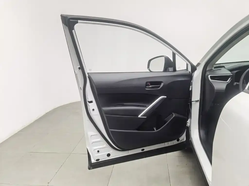 Toyota Corolla Cross — фото 9