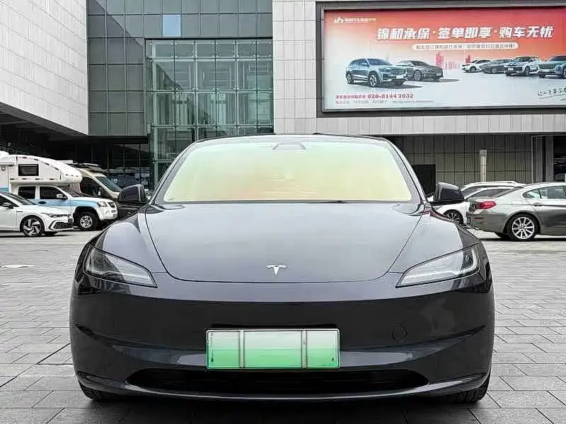Tesla Model 3 — фото 4