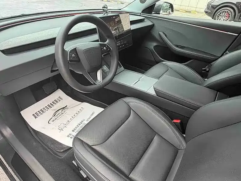 Tesla Model 3 — фото 3