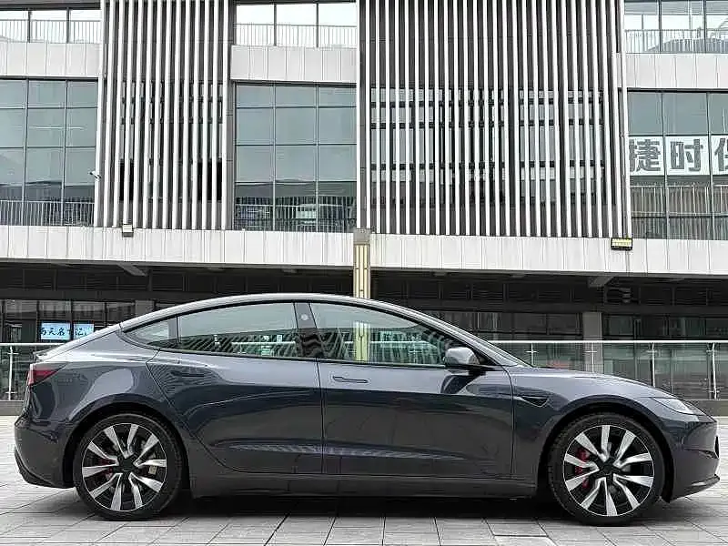 Tesla Model 3 — фото 6