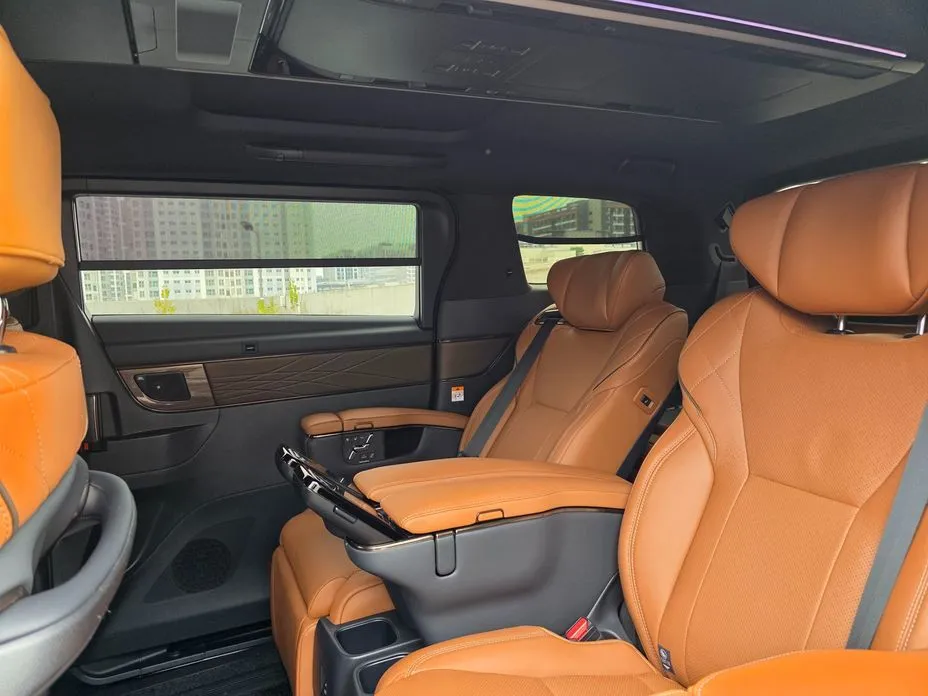 Toyota Alphard — фото 4