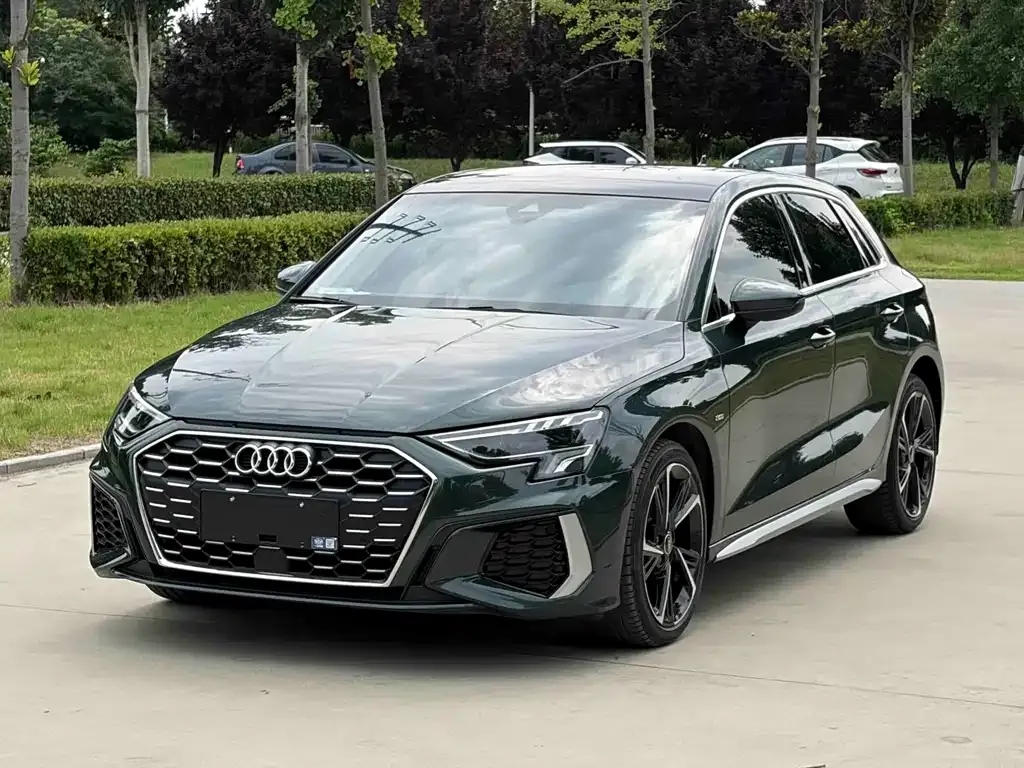 Audi A3 — фото 1