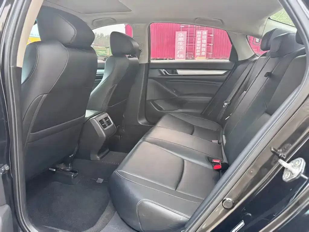 Honda Accord — фото 2
