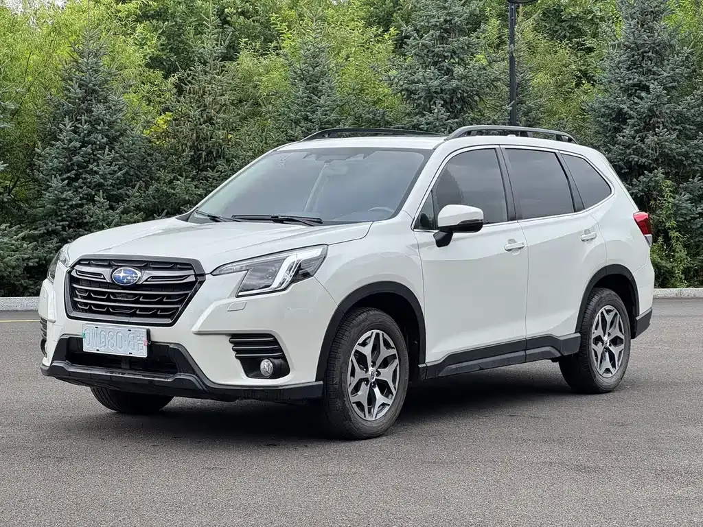 Subaru Forester — фото 1