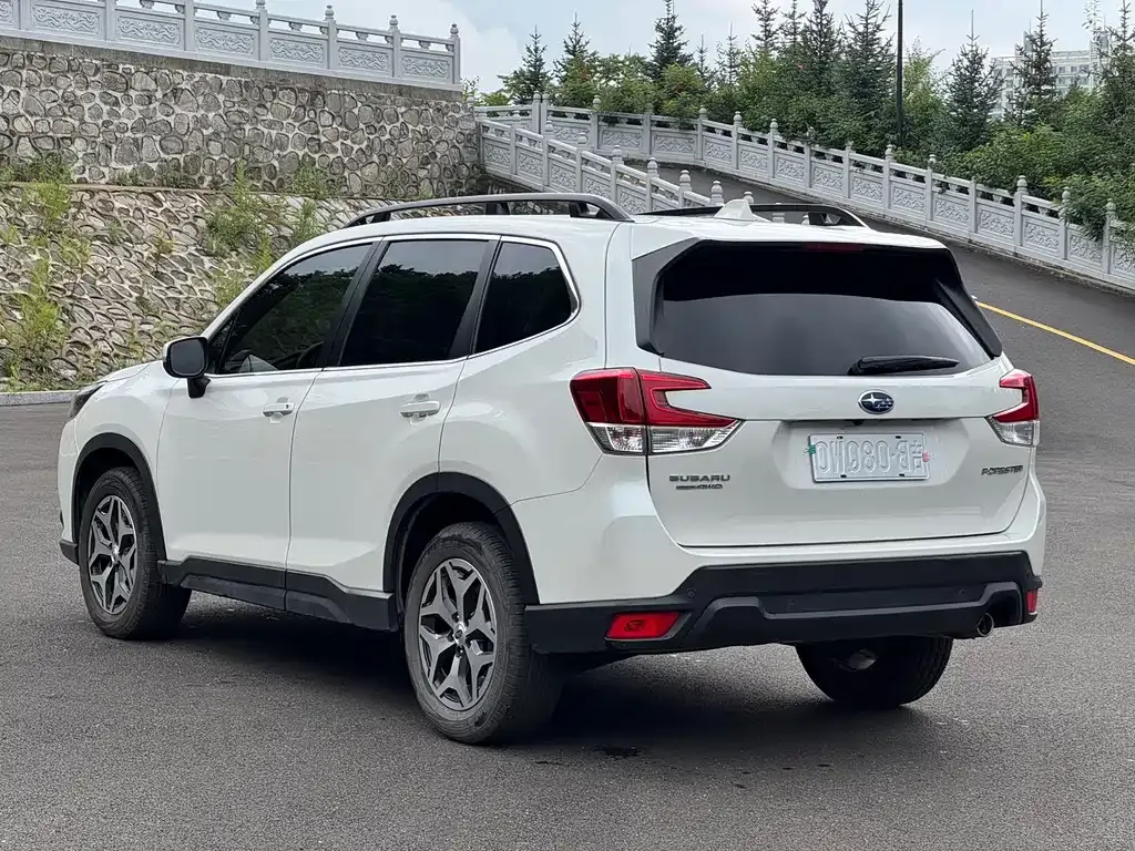 Subaru Forester — фото 5