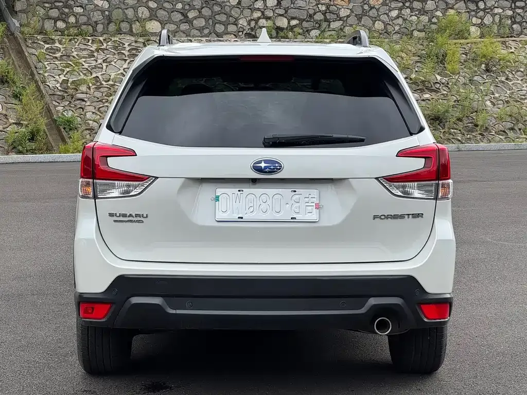 Subaru Forester — фото 4