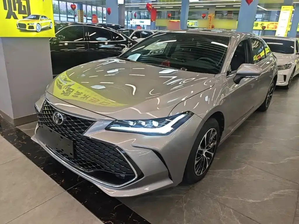 Toyota Avalon — фото 1