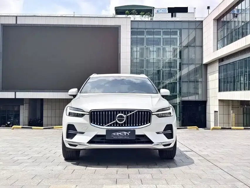Volvo XC60 — фото 5