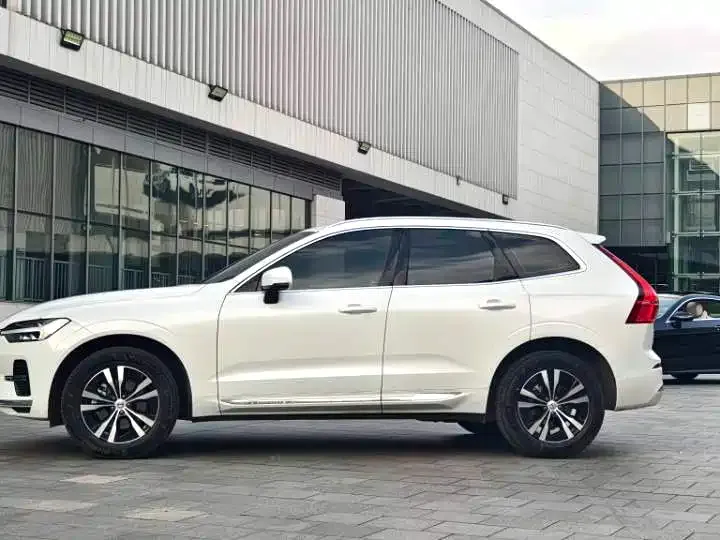 Volvo XC60 — фото 7
