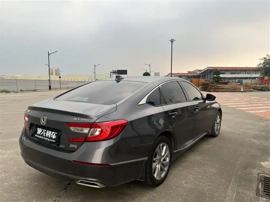 Honda Accord — фото 3