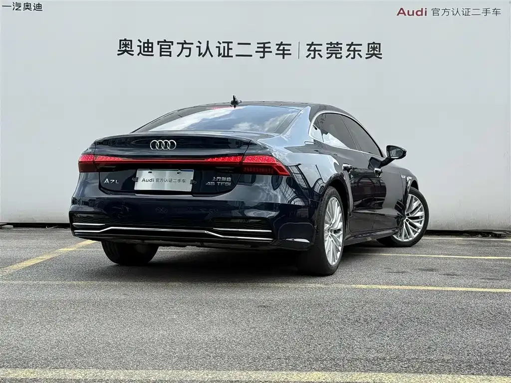 Audi A7L — фото 8