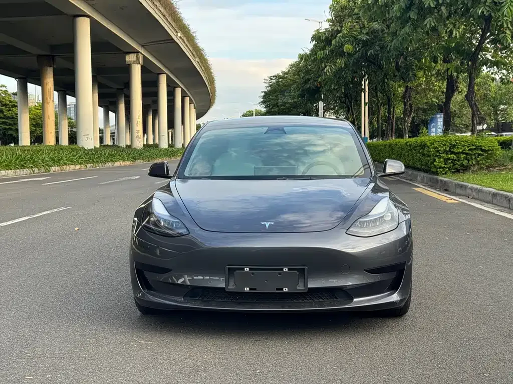 Tesla Model 3 — фото 8