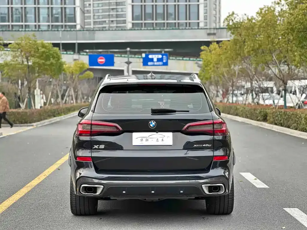 BMW X5 — фото 10