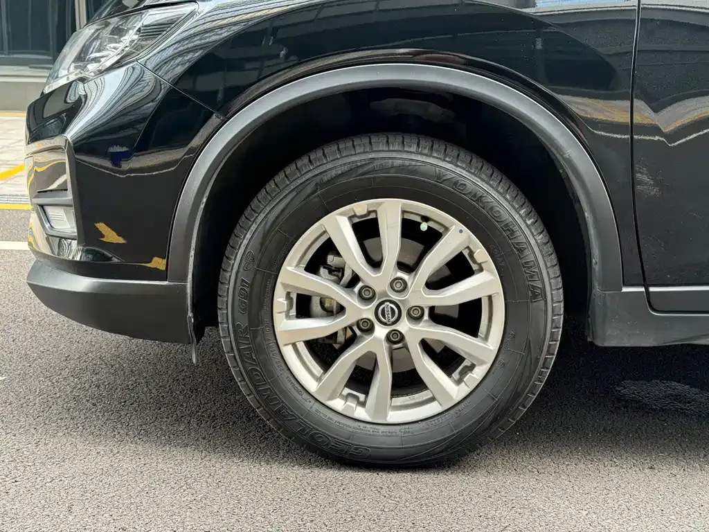 Nissan X-Trail — фото 10