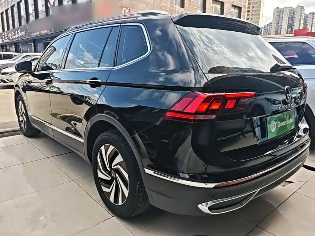 Volkswagen Tiguan L — фото 7