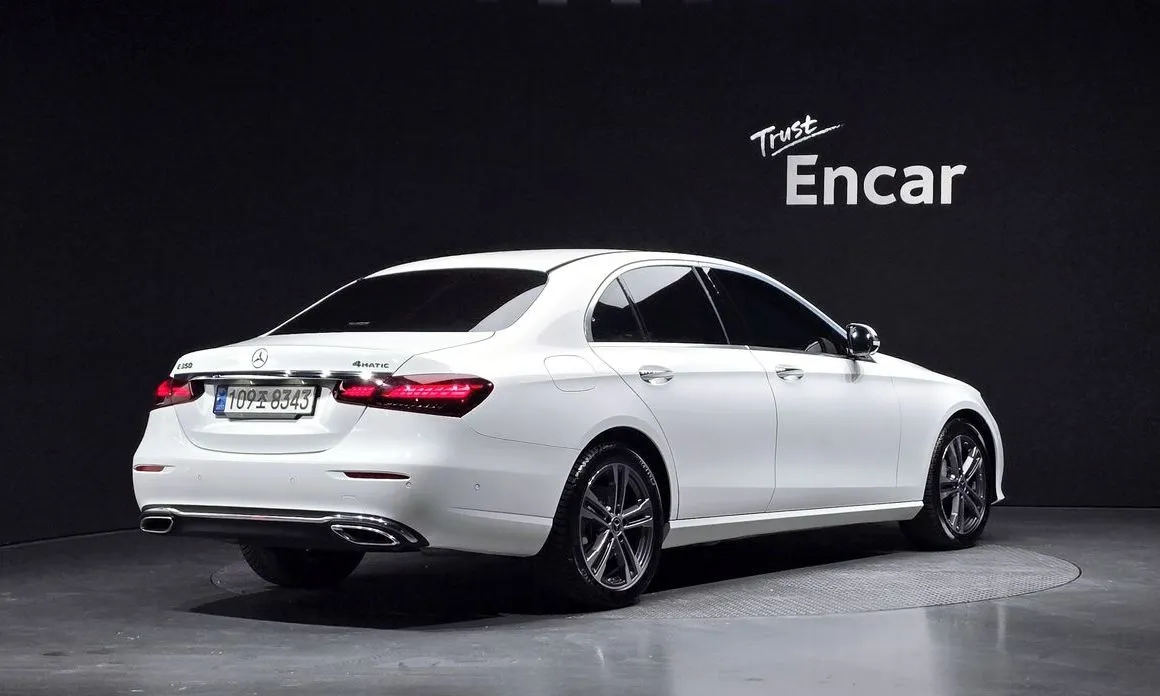 Mercedes-Benz E-Class — фото 2
