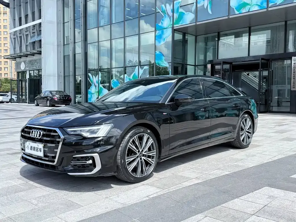 Audi A6L — фото 1