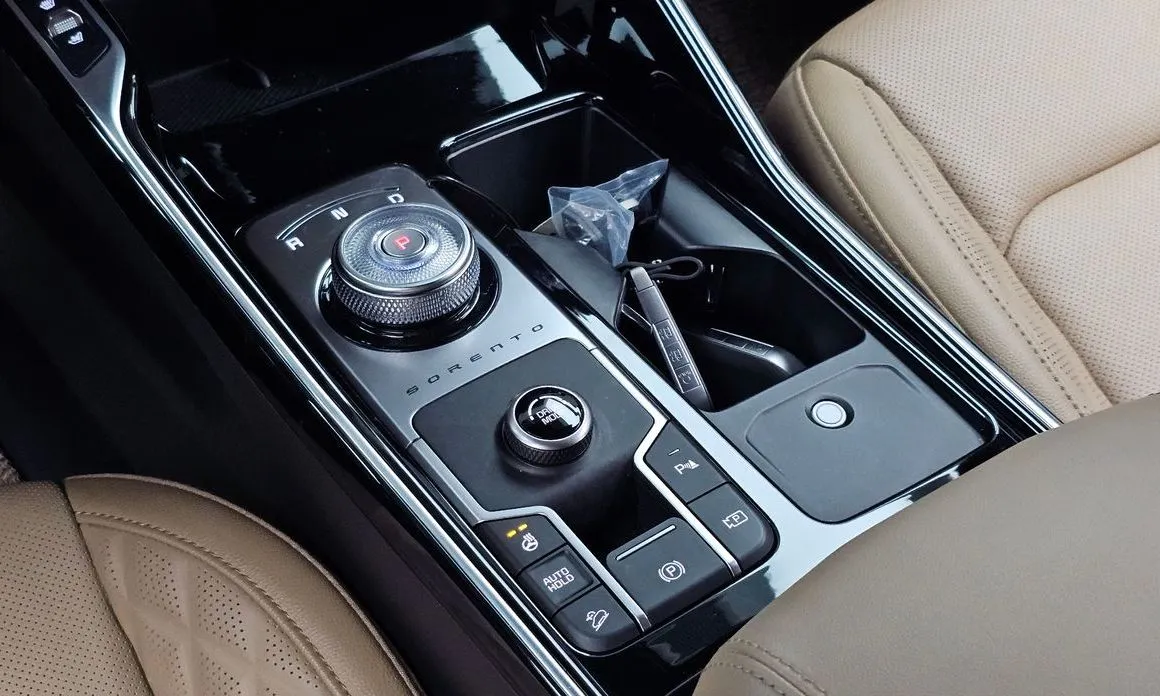 Kia Sorento — фото 7