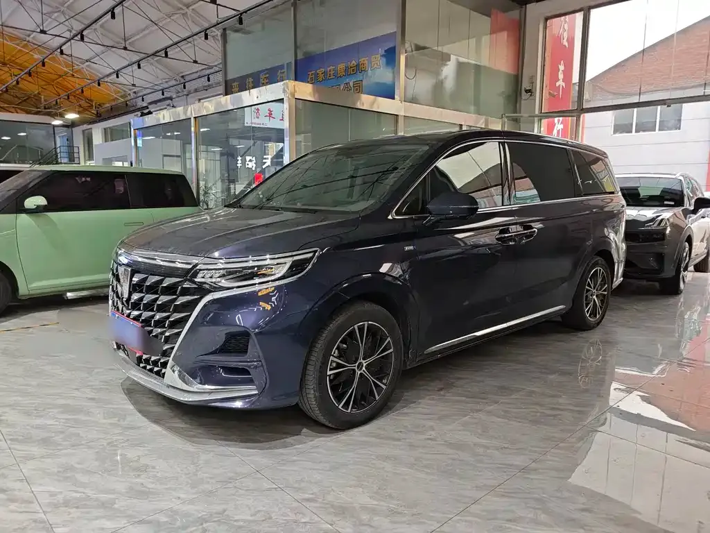 Roewe iMAX8 — фото 1