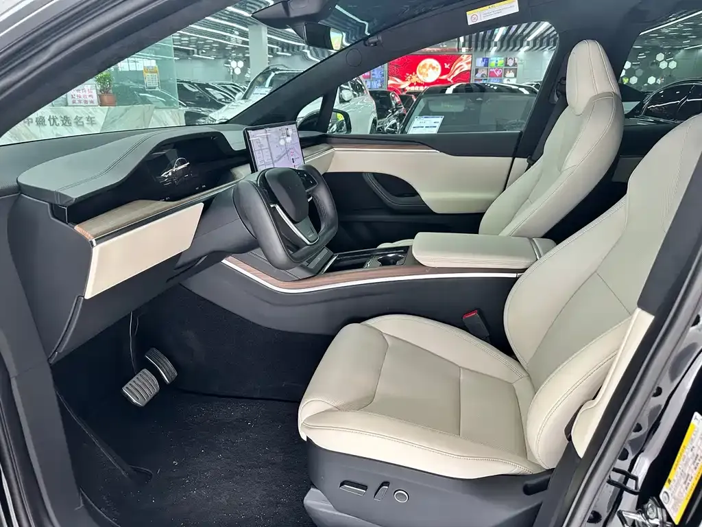 Tesla Model X — фото 4