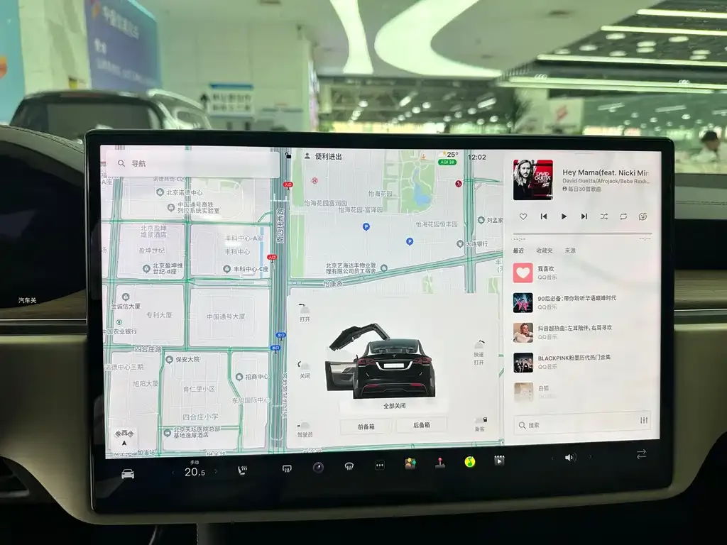 Tesla Model X — фото 6
