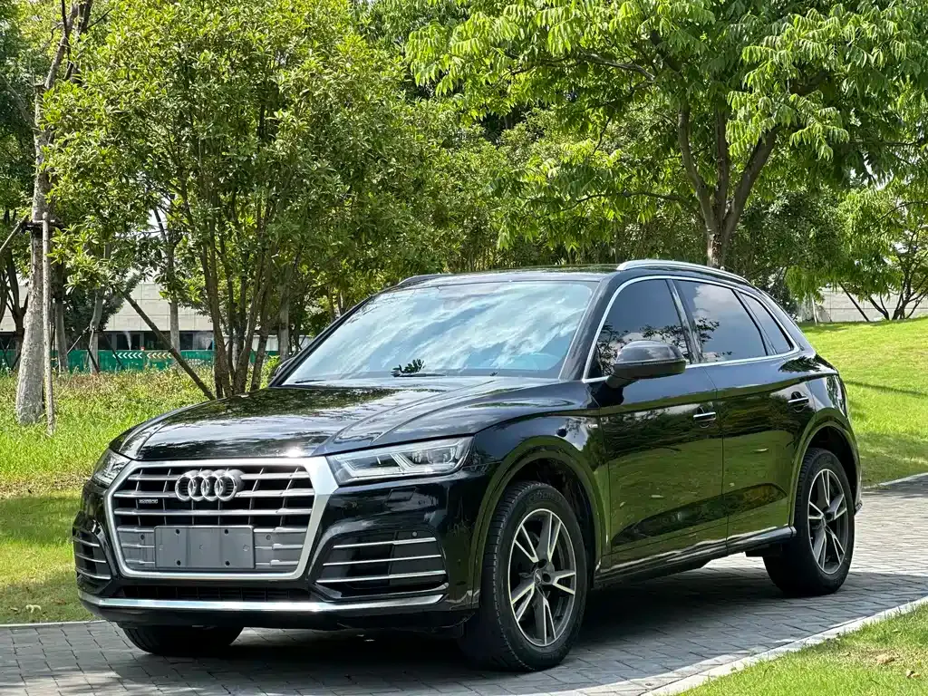 Audi Q5L — фото 8