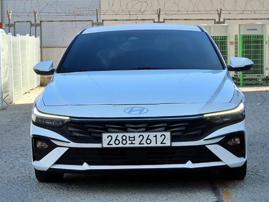 Hyundai AVANTE — фото 1