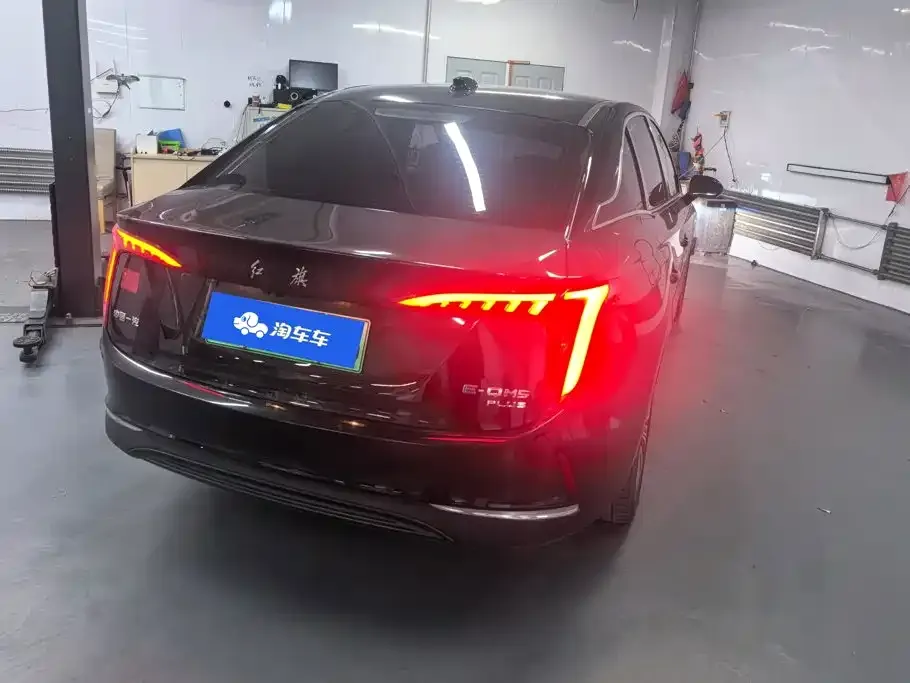 Hongqi E-QM5 — фото 4