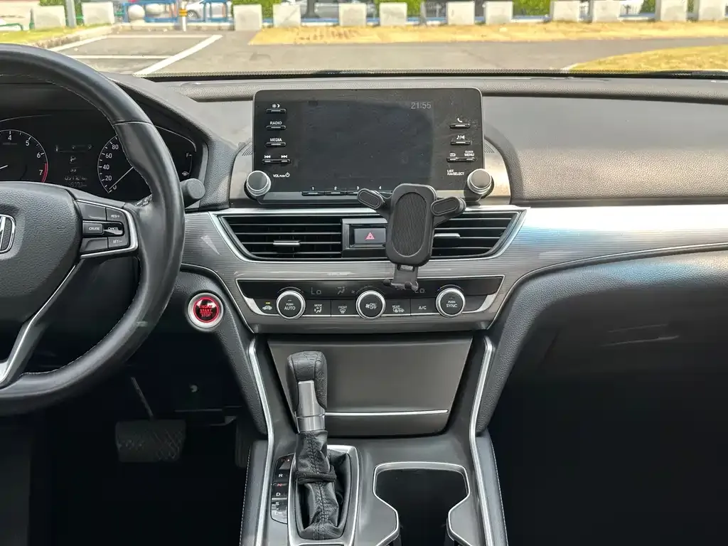 Honda Accord — фото 6