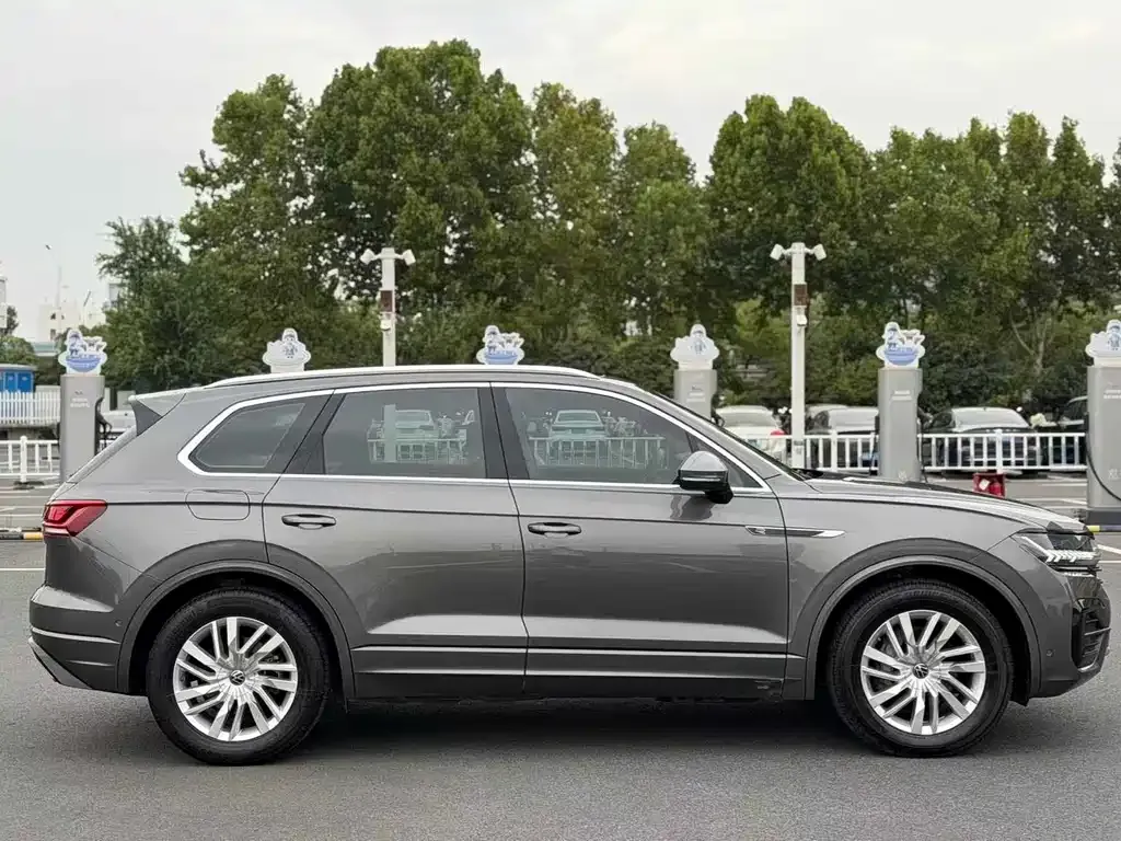 Volkswagen Touareg — фото 2