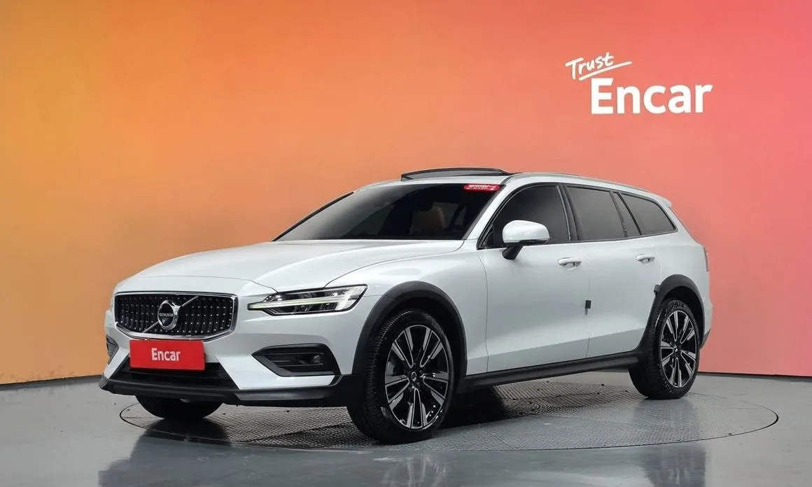Volvo V60 — фото 1