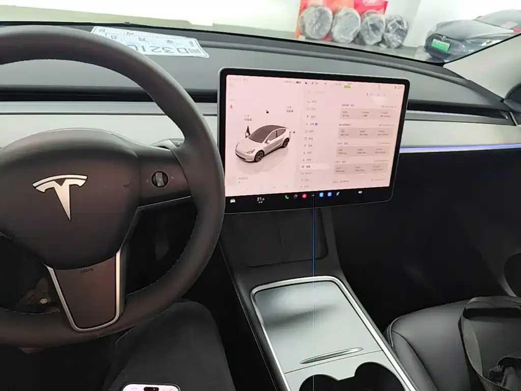 Tesla Model Y — фото 5
