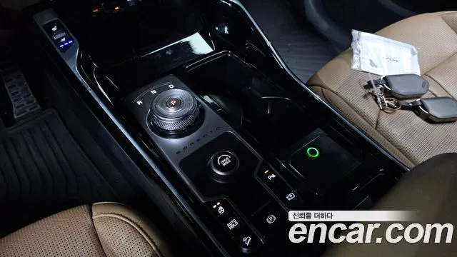 Kia Sorento — фото 8