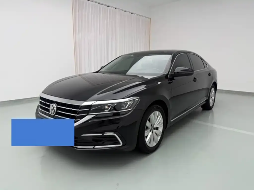 Volkswagen Passat — фото 1