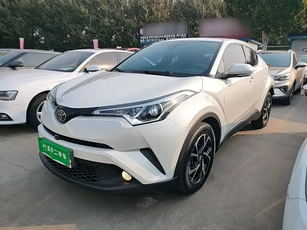 Toyota C-HR — фото 1