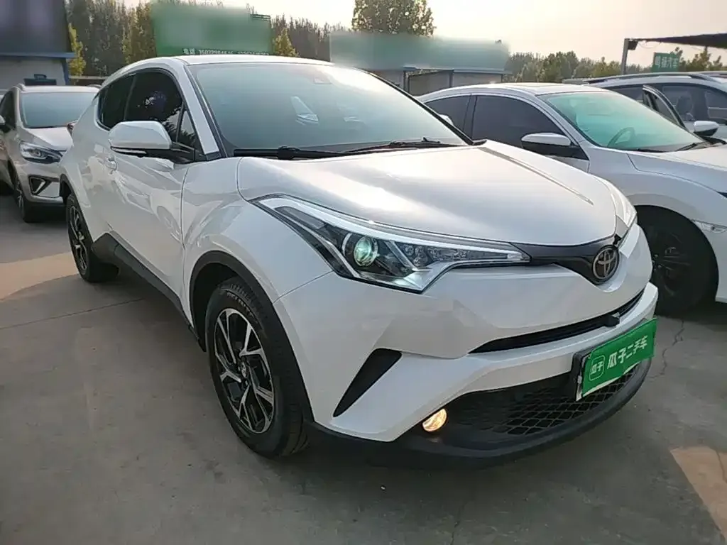 Toyota C-HR — фото 8