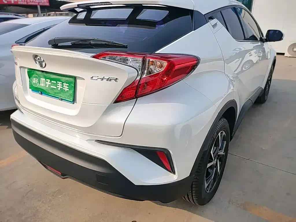 Toyota C-HR — фото 3
