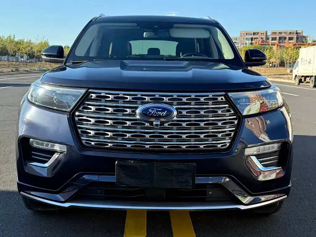 Ford Explorer — фото 9