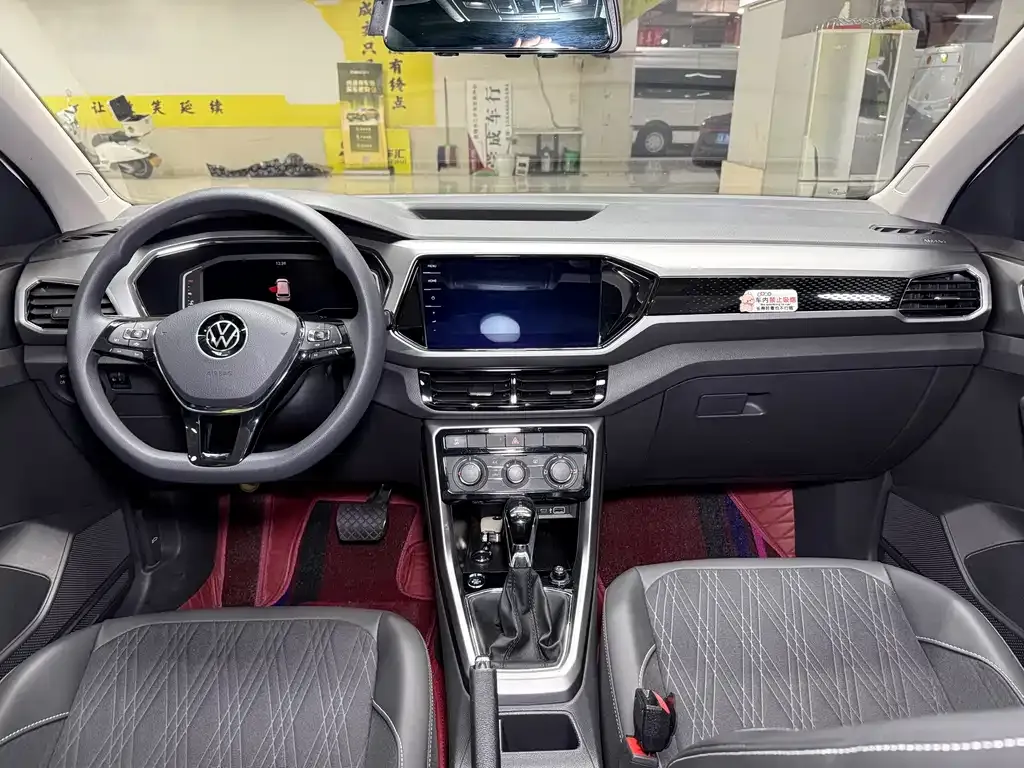 Volkswagen T-Cross — фото 10