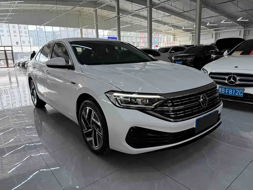 Volkswagen Sagitar — фото 10