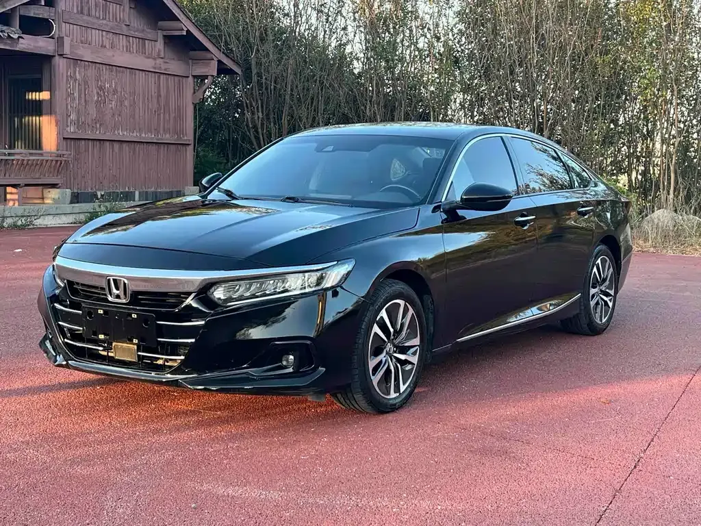 Honda Accord — фото 1
